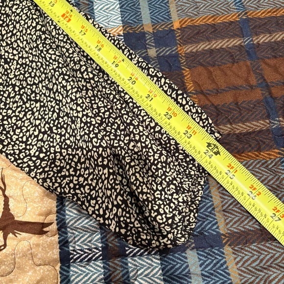 Princess Polly New Mood Cropped Top Black w/ Spotted Print SZ 6 - Picture 7 of 9